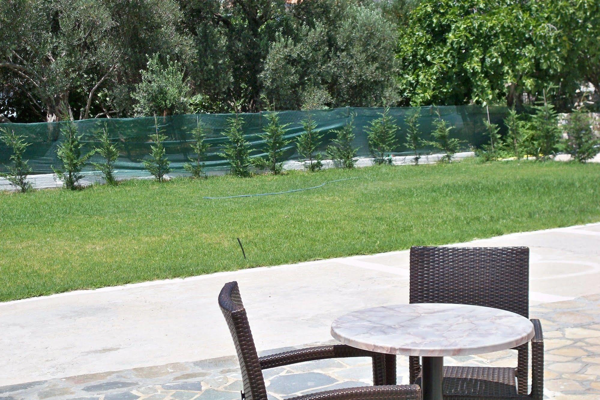 Aphrodite Samos Suites Marathókampos Exterior foto